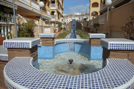 Entree met fontein.jpg